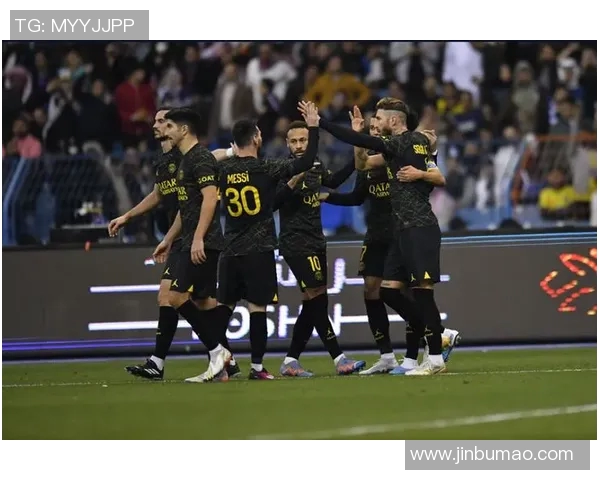 克鲁塞罗与河床激战正酣球迷期待精彩对决与历史交锋